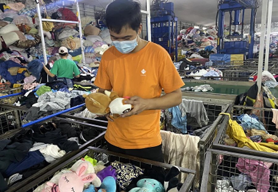 二手毛绒玩具分类与检查